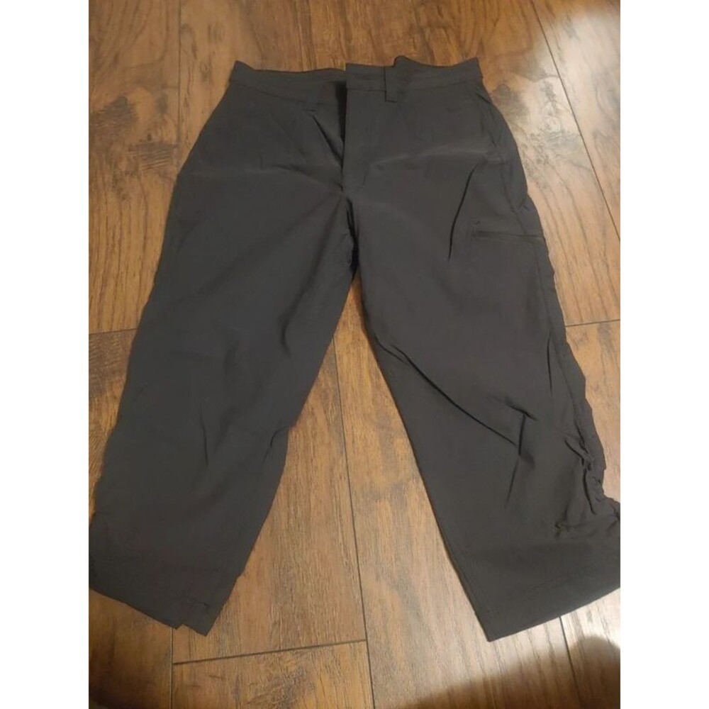 Women's Size 10 Rainer Capris Black